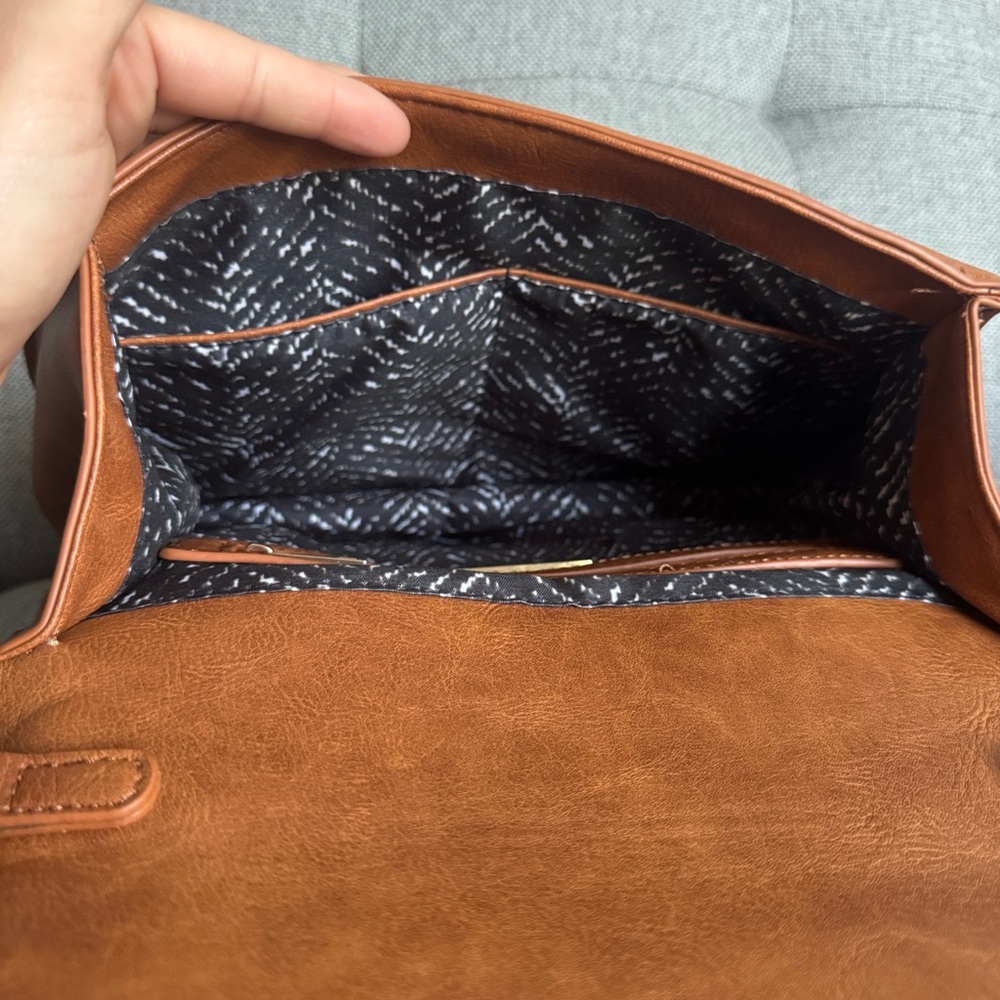 Urban Expressions Tan Khloe Vegan Leather Saddle Shaped Crossbody Bag - Picture 11 of 16